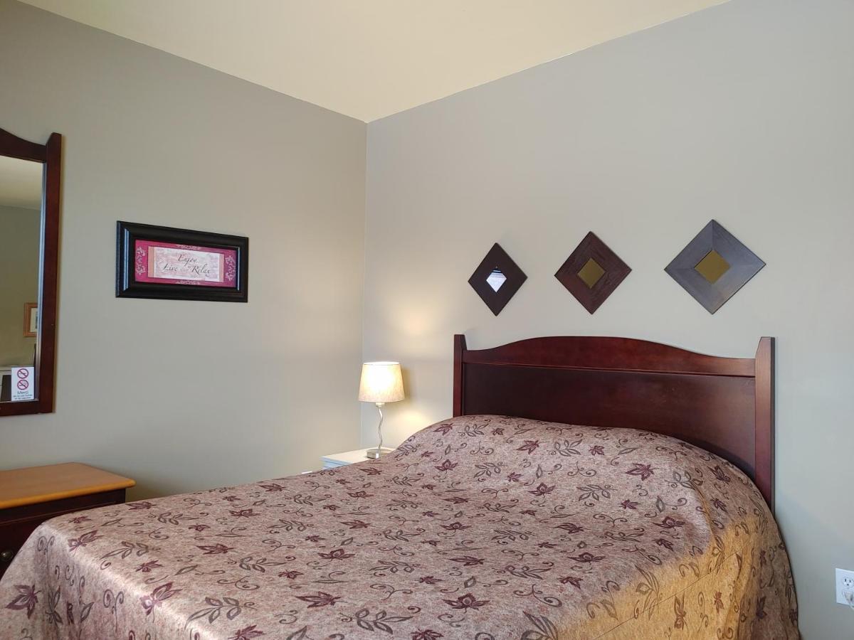 Hotel Le Must Saint-Marc-des-Carrières Extérieur photo
